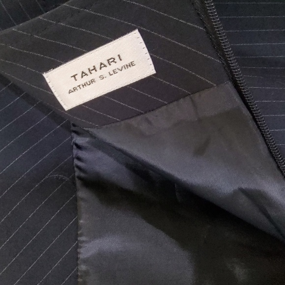Tahari Arthur S. Levine Black Pin Stripe Skirt Size 4 - Picture 4 of 5
